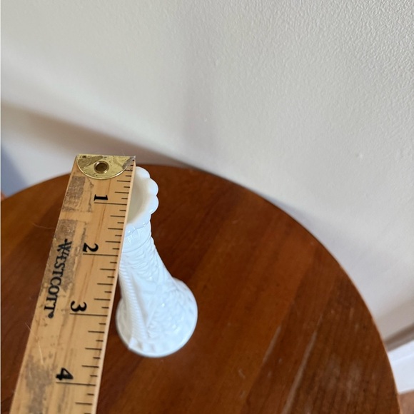 Vintage 9" Milk Glass Bud Vase Stars & Bars Pattern White Flower Vase Home Decor - Picture 8 of 8